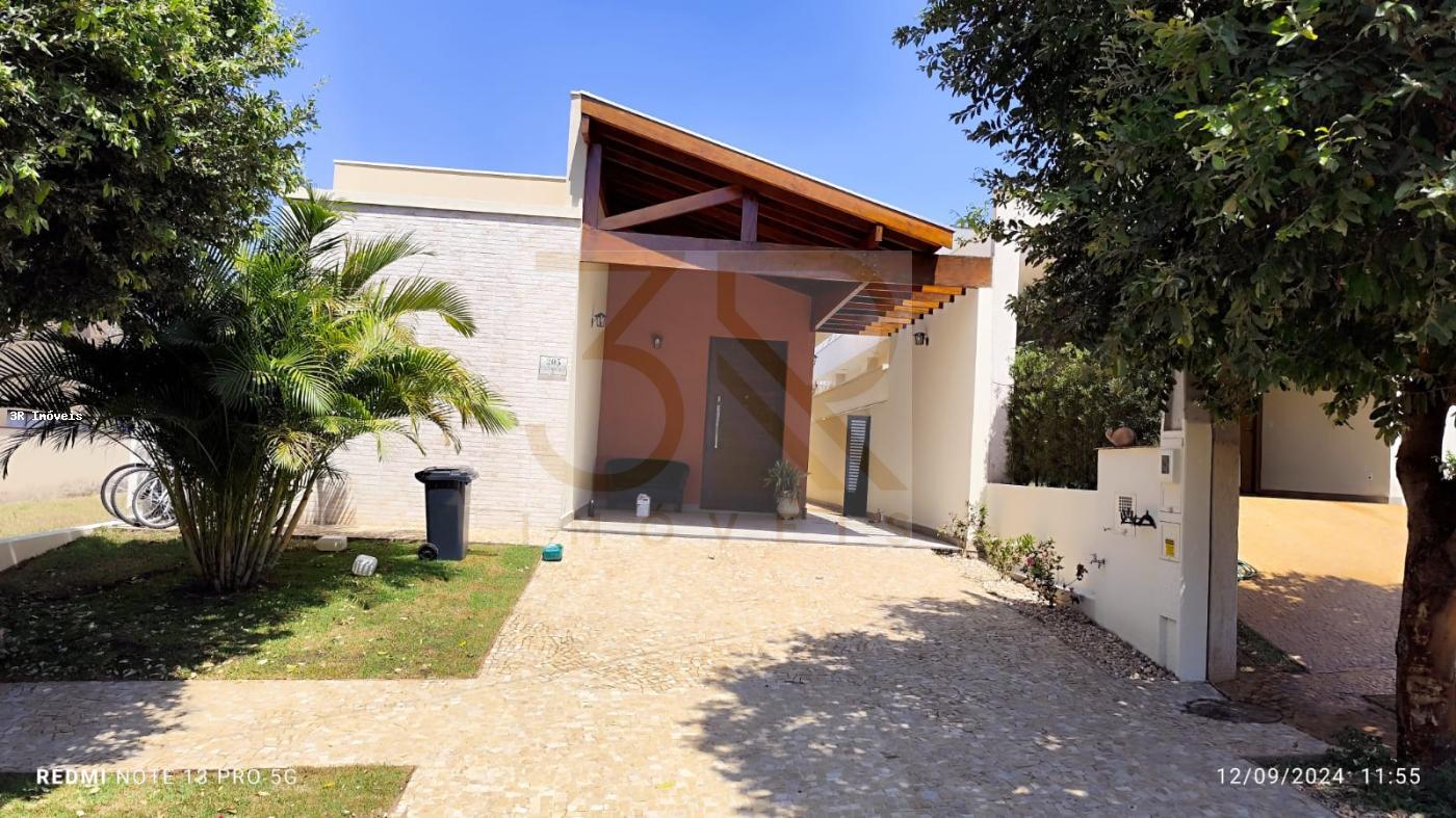 Casa de Condomínio à venda com 3 quartos, 300m² - Foto 1