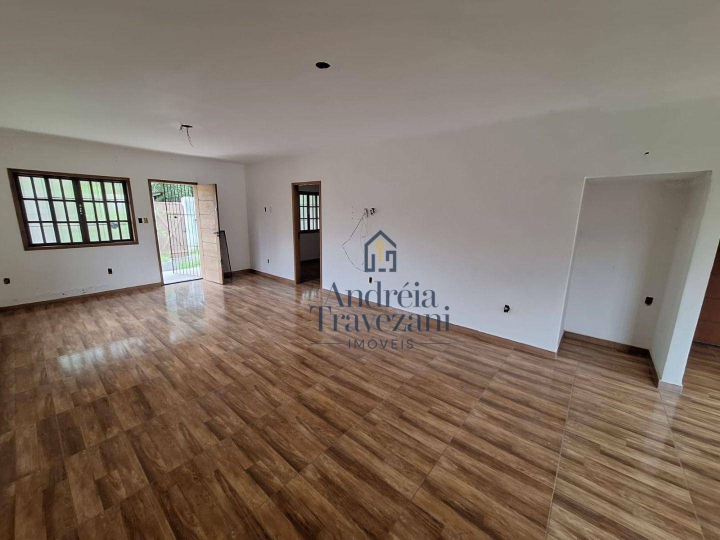 Casa à venda com 3 quartos, 146m² - Foto 2