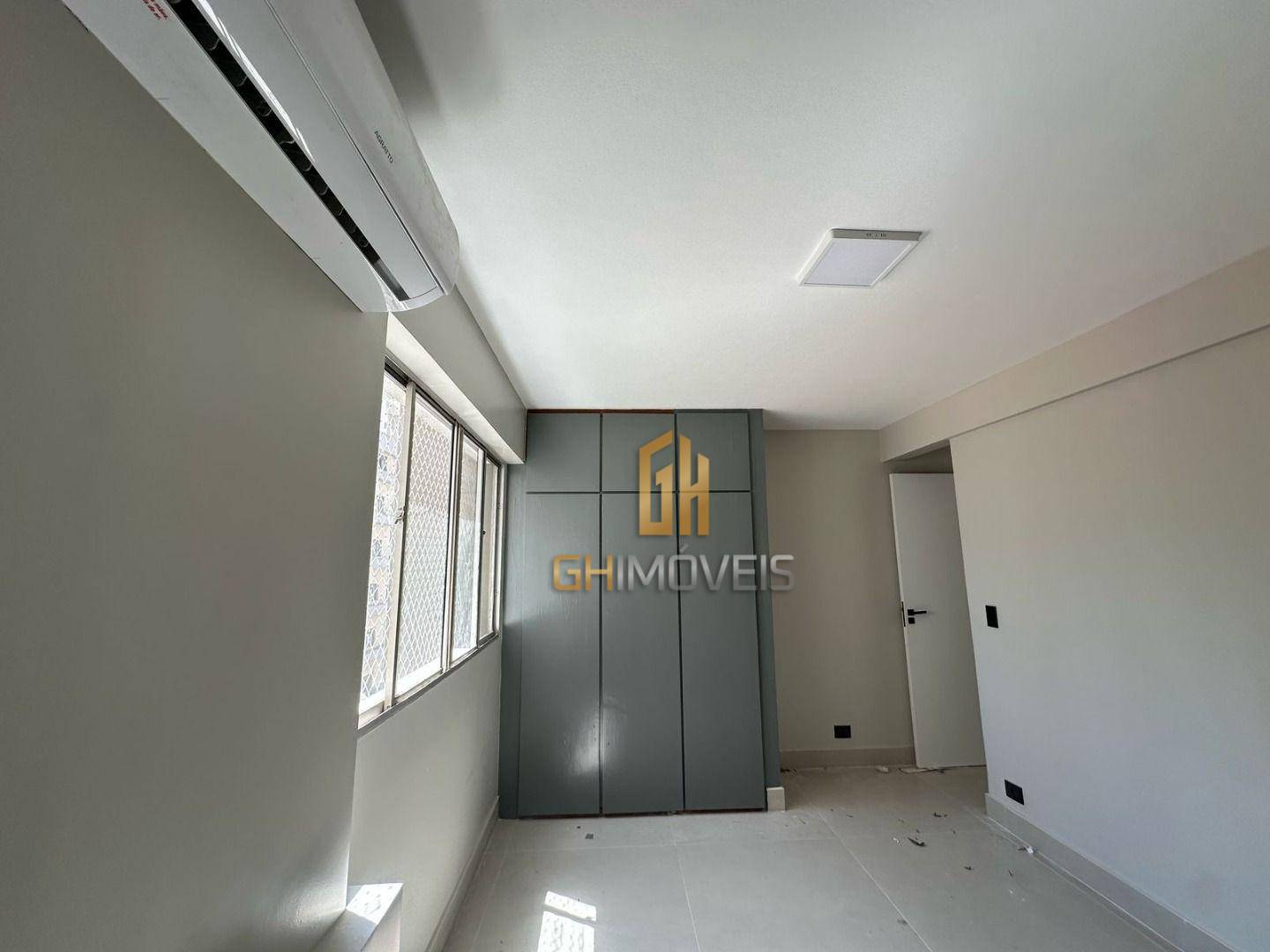 Apartamento à venda com 2 quartos, 72m² - Foto 4
