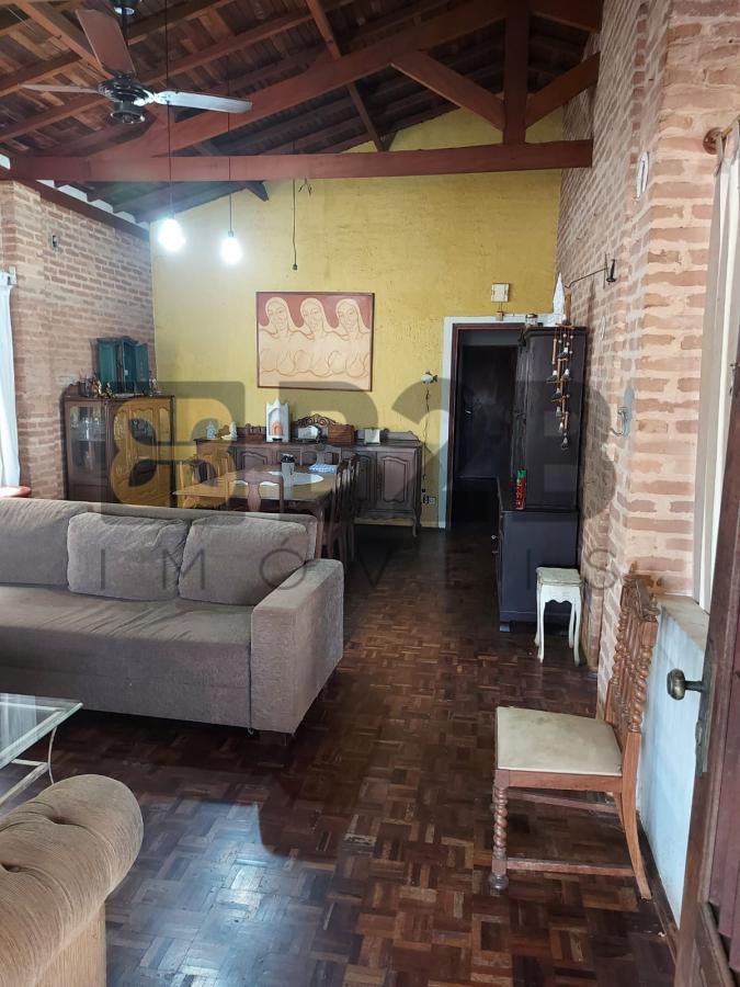 Casa à venda com 5 quartos, 232m² - Foto 4