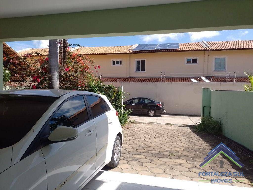 Casa à venda com 3 quartos, 174m² - Foto 3