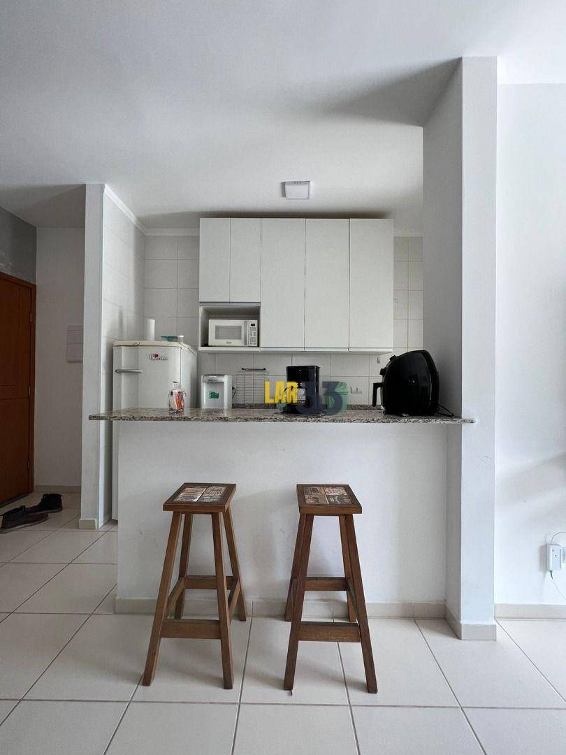 Apartamento à venda com 2 quartos, 65m² - Foto 4