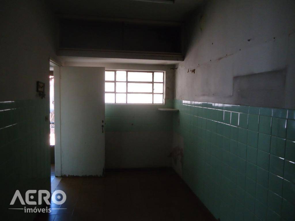 Casa à venda com 7 quartos, 350m² - Foto 28