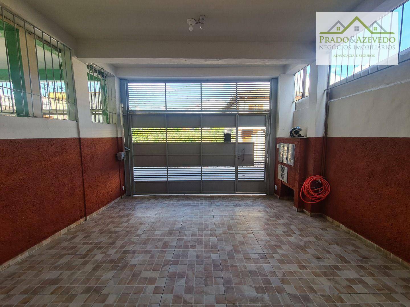 Casa para alugar com 2 quartos, 210m² - Foto 4