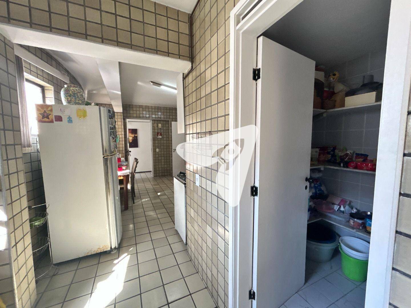 Apartamento à venda com 3 quartos, 196m² - Foto 30