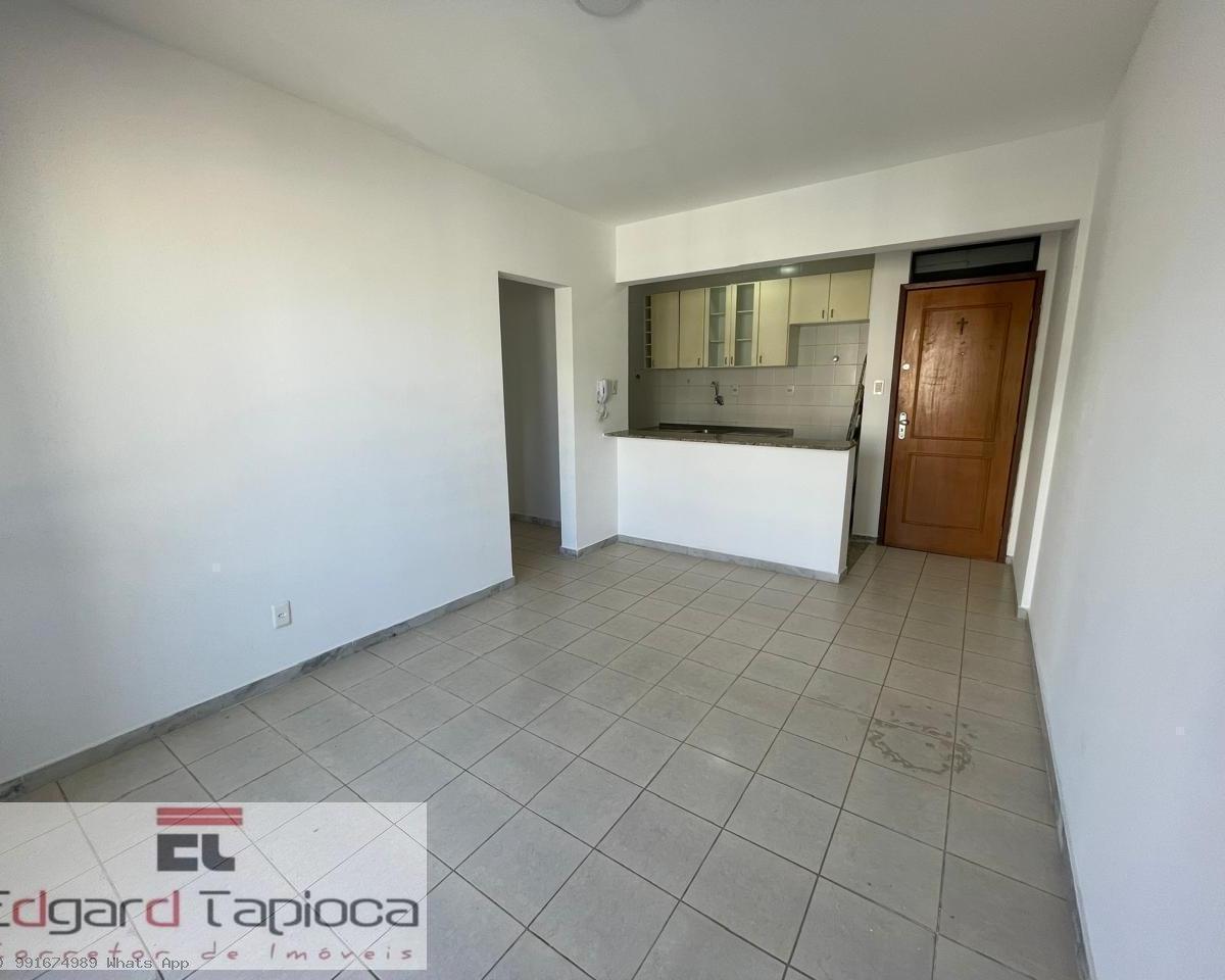 Apartamento à venda com 1 quarto, 45m² - Foto 2