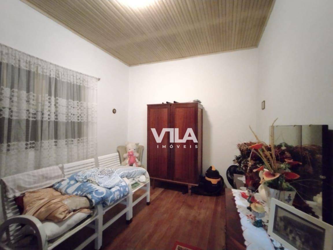 Casa à venda com 6 quartos, 245m² - Foto 12