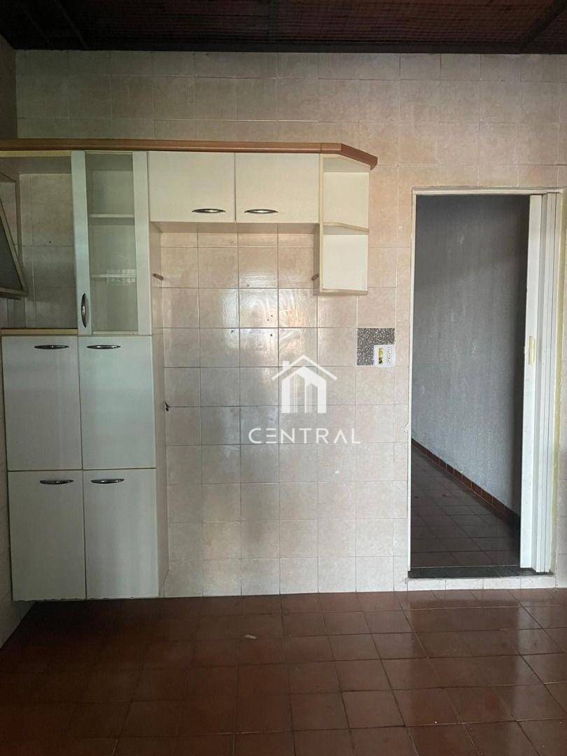 Casa à venda com 2 quartos, 250m² - Foto 6