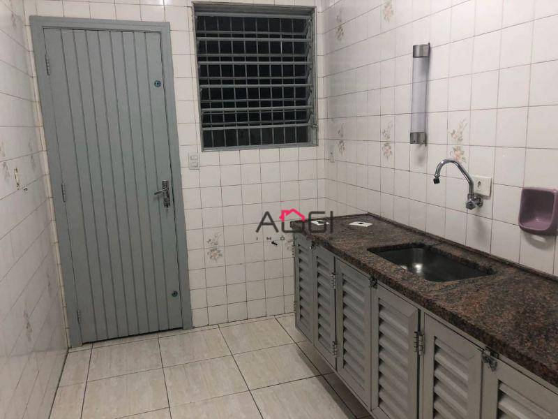 Casa à venda com 6 quartos, 200m² - Foto 6