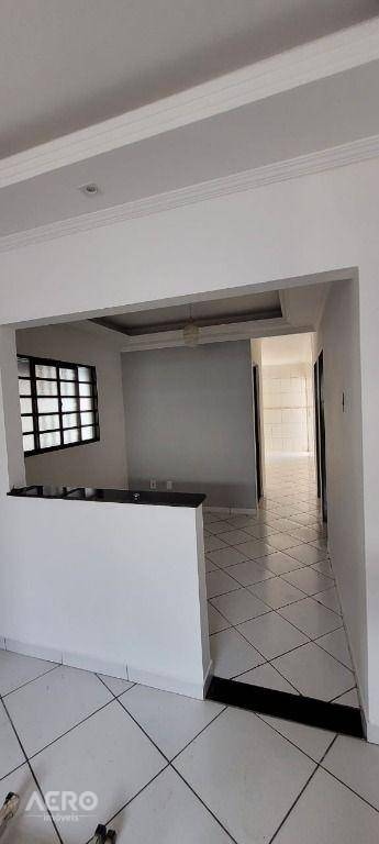 Casa à venda com 3 quartos, 130m² - Foto 4