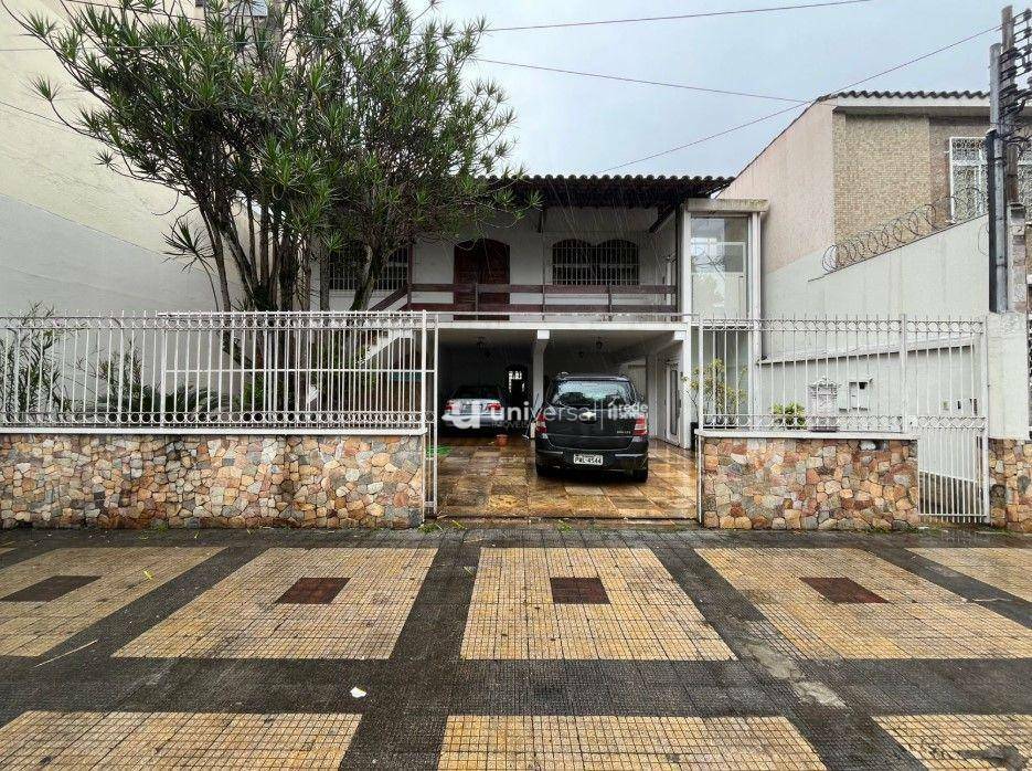Casa para alugar com 5 quartos, 300m² - Foto 1