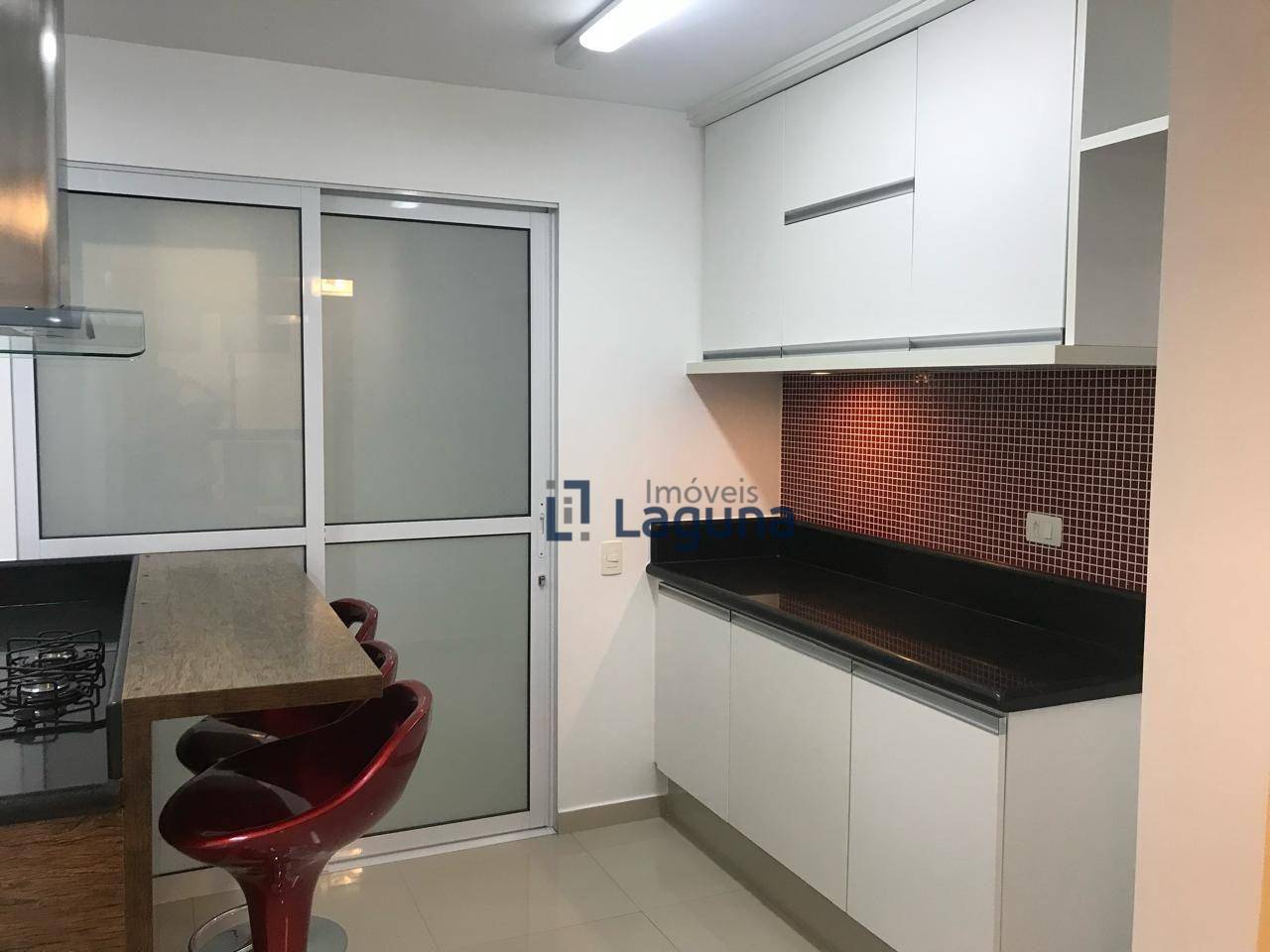 Apartamento para alugar com 3 quartos, 120m² - Foto 7