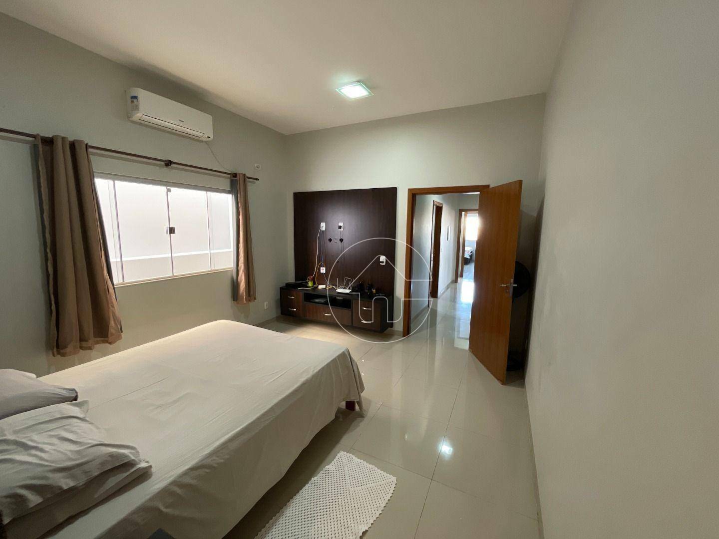 Casa à venda com 3 quartos, 305m² - Foto 8