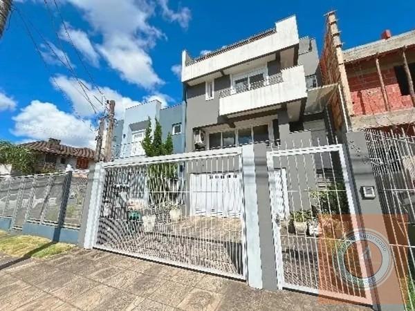 Casa à venda com 3 quartos, 244m² - Foto 2
