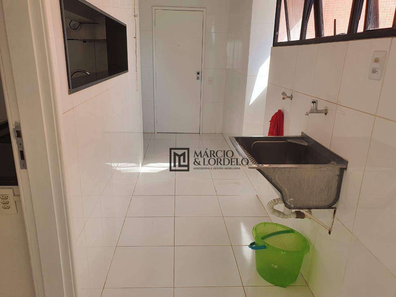 Apartamento à venda com 2 quartos, 65m² - Foto 11