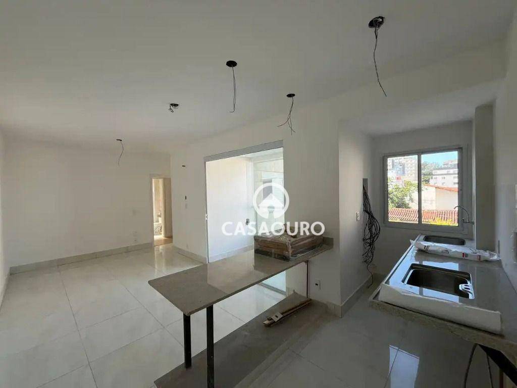 Apartamento à venda com 3 quartos, 68m² - Foto 2