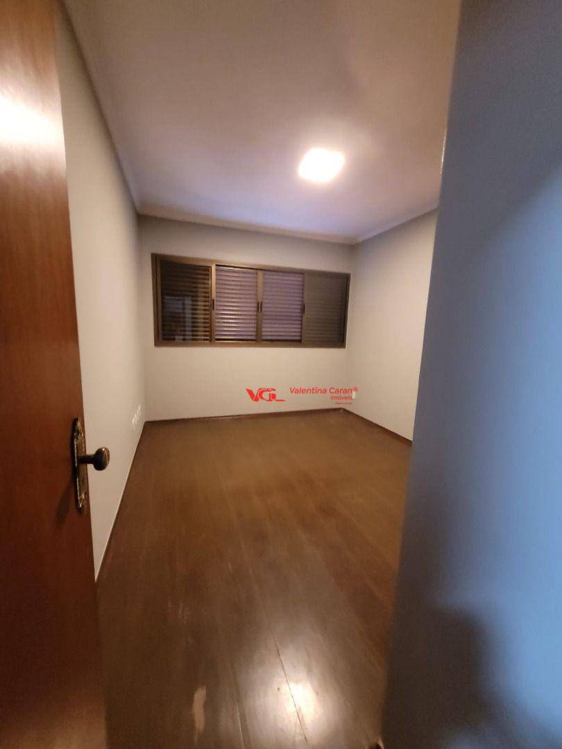 Apartamento para alugar com 3 quartos, 204m² - Foto 22