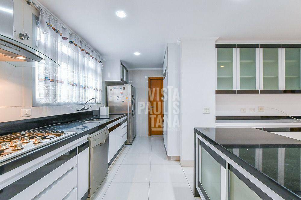 Apartamento à venda com 3 quartos, 214m² - Foto 35