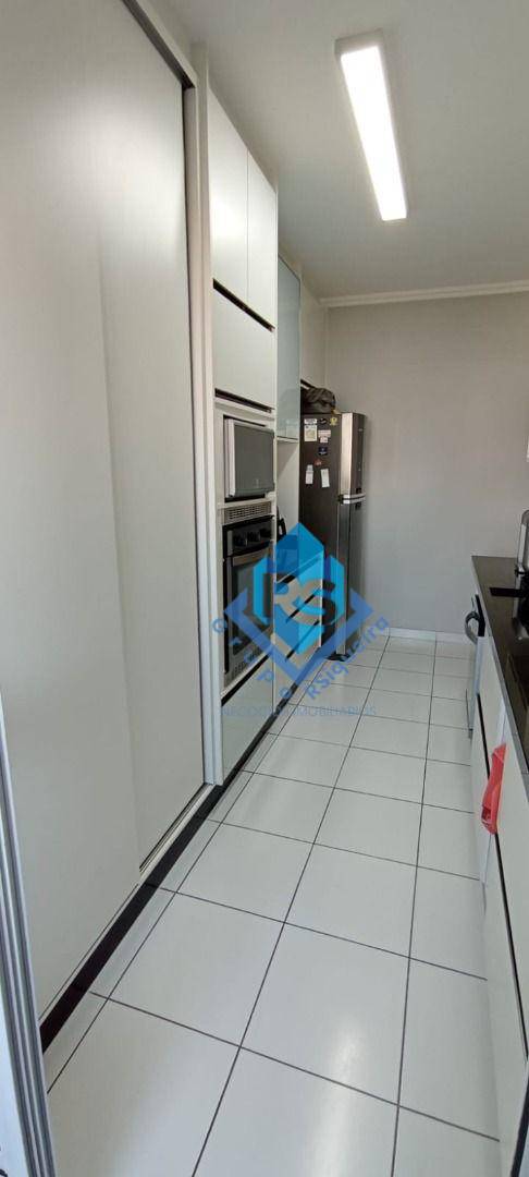 Apartamento à venda com 3 quartos, 96m² - Foto 4