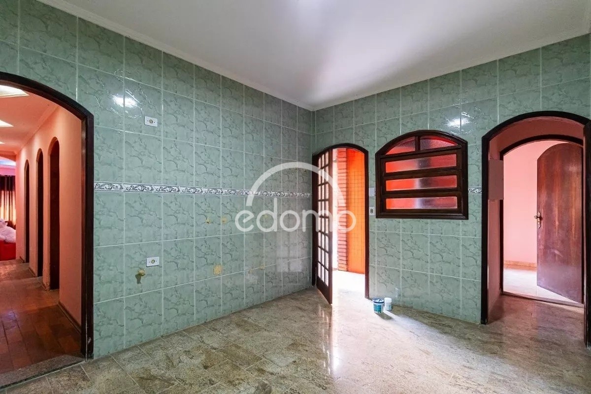Casa para alugar com 4 quartos, 145m² - Foto 5