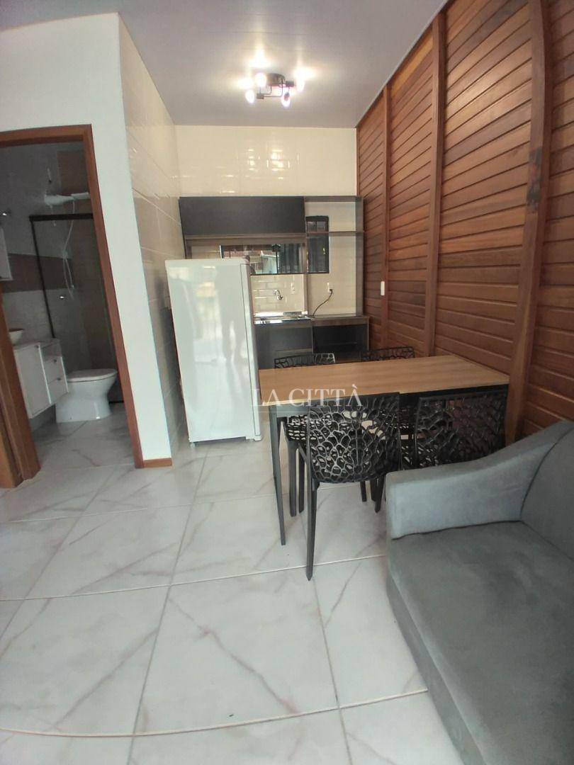 Casa de Condomínio para alugar com 2 quartos, 50m² - Foto 3