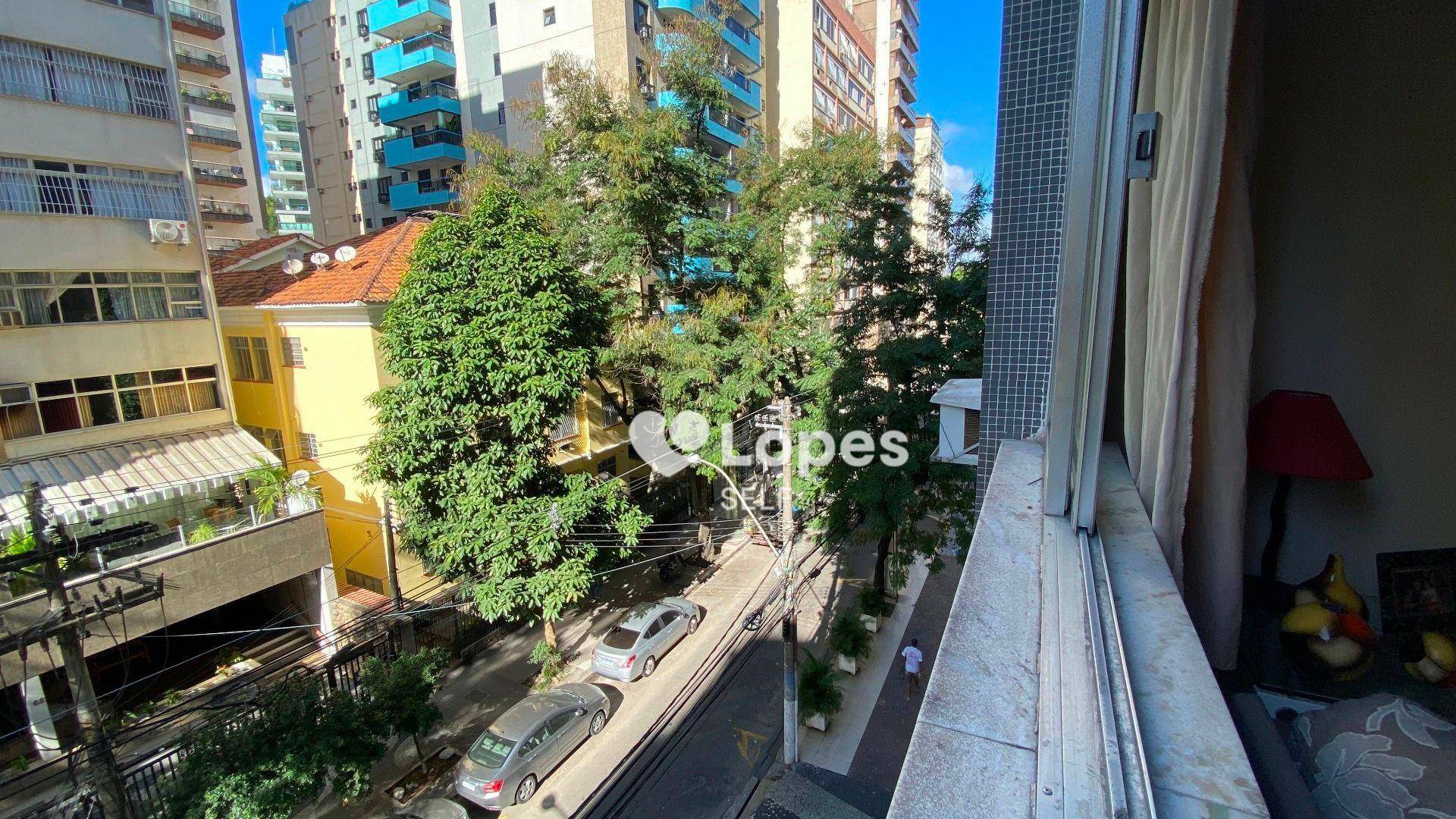 Apartamento à venda com 3 quartos, 100m² - Foto 2