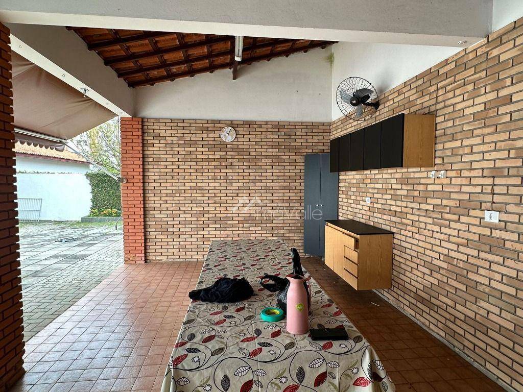 Casa de Condomínio para alugar com 4 quartos, 400m² - Foto 40