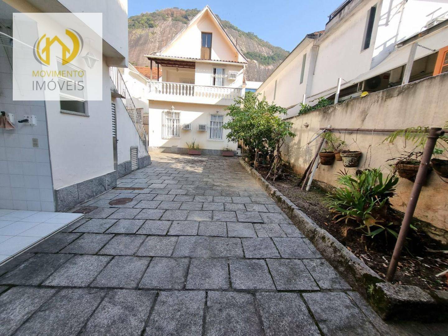 Casa à venda com 5 quartos, 270m² - Foto 2