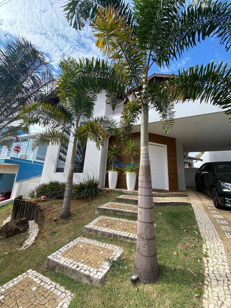 Casa de Condomínio à venda e aluguel com 3 quartos, 300m² - Foto 1