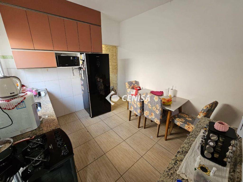 Casa à venda com 3 quartos, 105m² - Foto 8