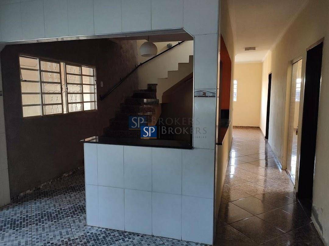 Casa à venda com 4 quartos, 240m² - Foto 8