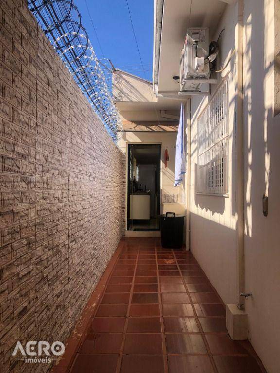 Casa à venda com 3 quartos, 251m² - Foto 27