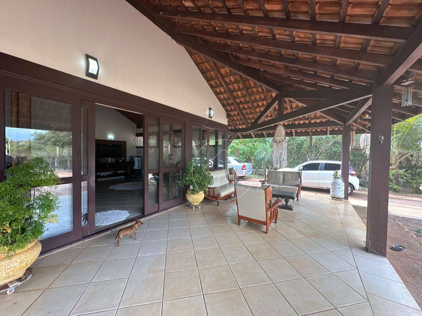 Casa à venda com 4 quartos, 350m² - Foto 2
