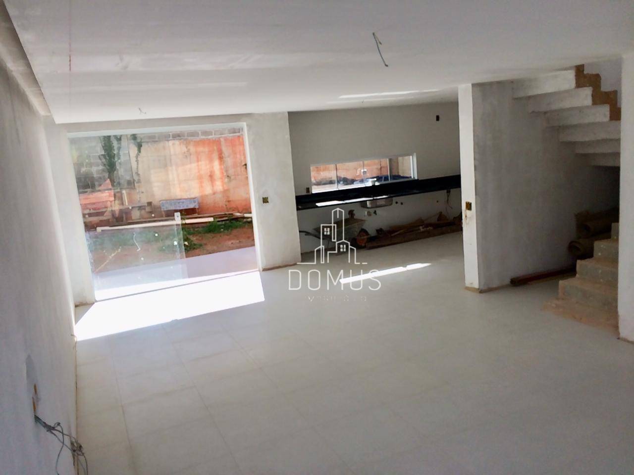 Casa à venda com 4 quartos, 250m² - Foto 7