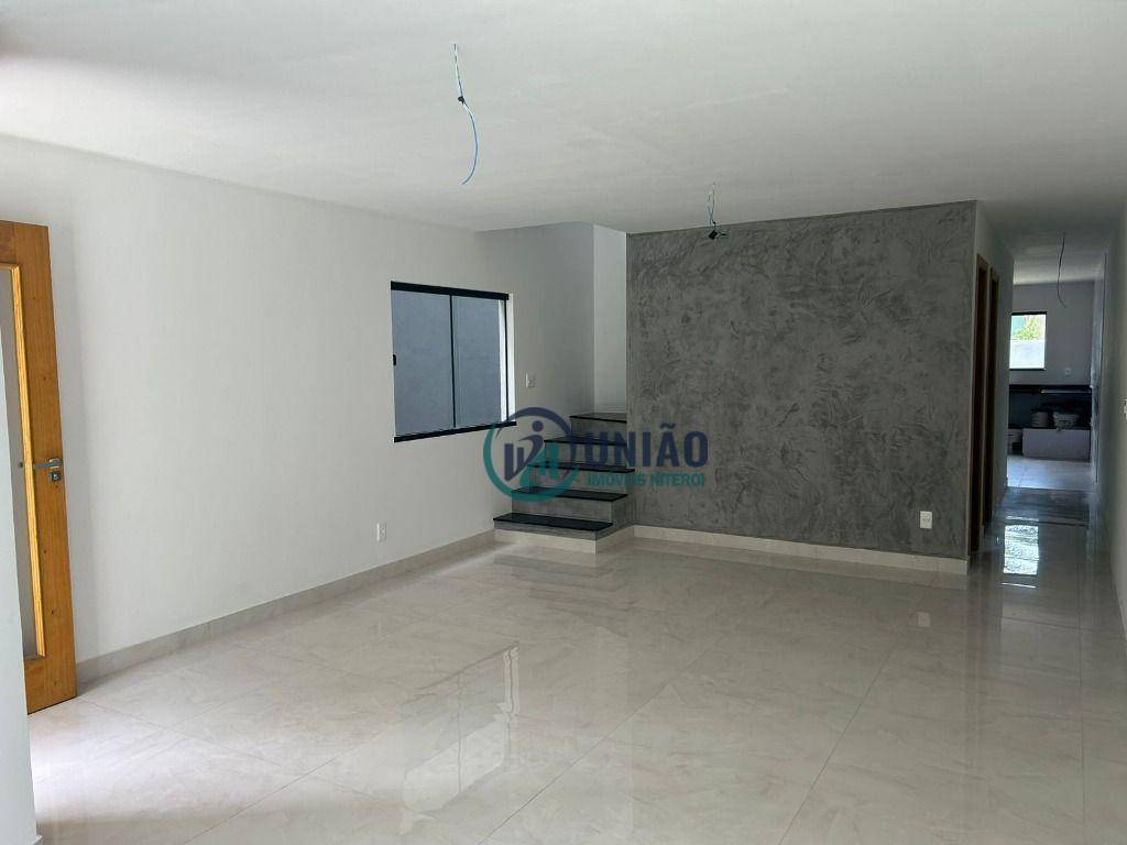 Casa à venda com 4 quartos, 150m² - Foto 4