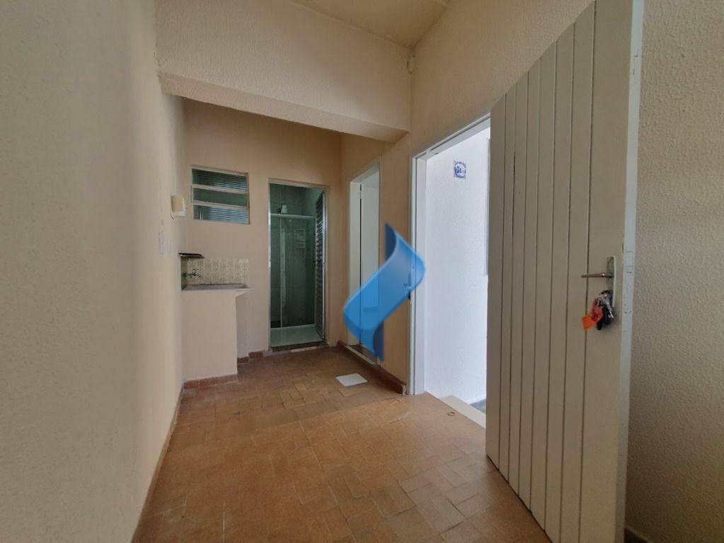 Casa para alugar com 1 quarto, 70m² - Foto 11