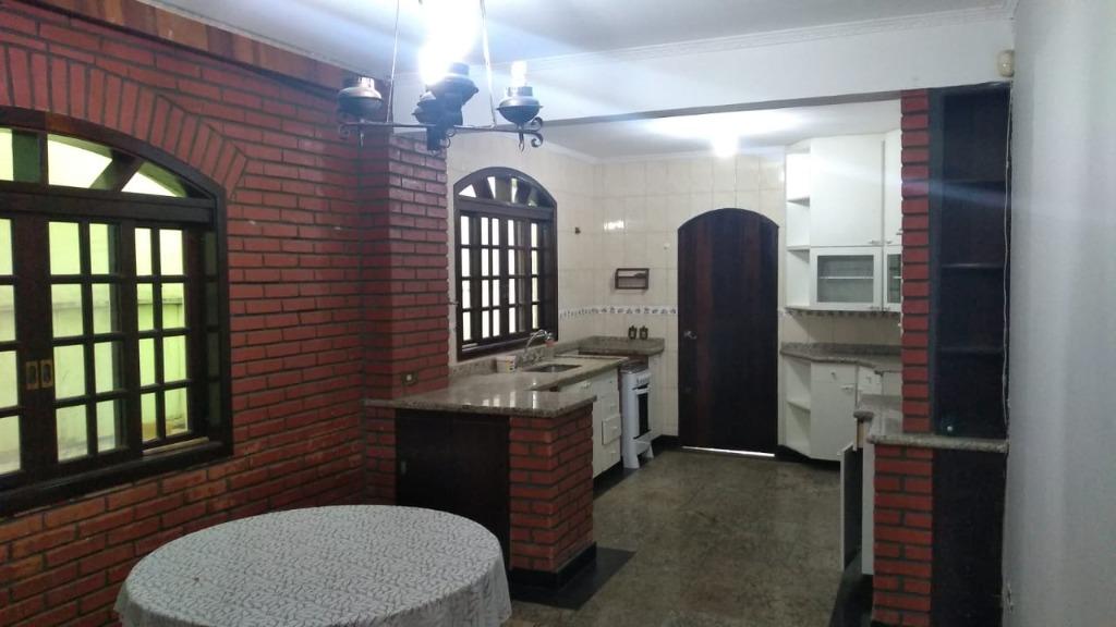 Sobrado à venda com 3 quartos, 312m² - Foto 1