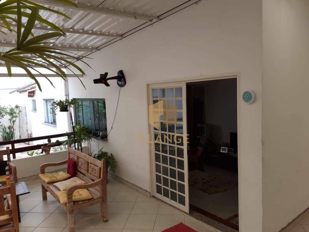 Casa à venda com 3 quartos, 200m² - Foto 18