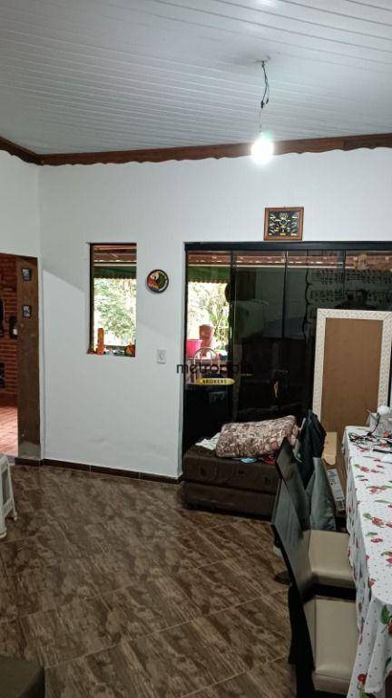 Chácara, 2 quartos, 1128 m² - Foto 2