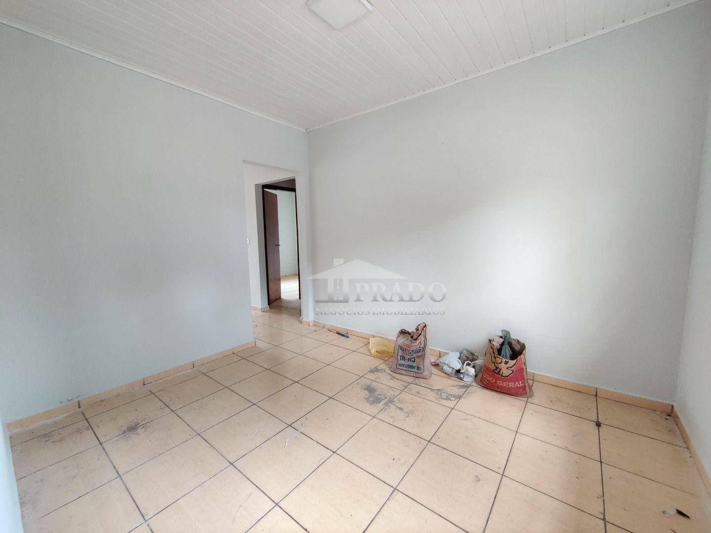 Casa à venda com 4 quartos, 150m² - Foto 3