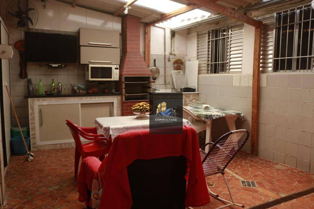 Casa de Condomínio à venda com 3 quartos, 225m² - Foto 1