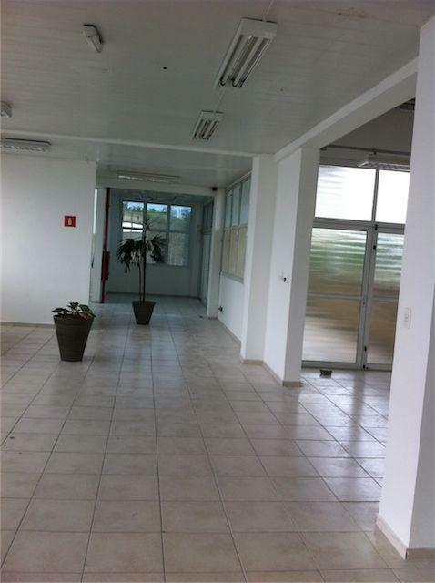 Prédio Inteiro para alugar, 900m² - Foto 1