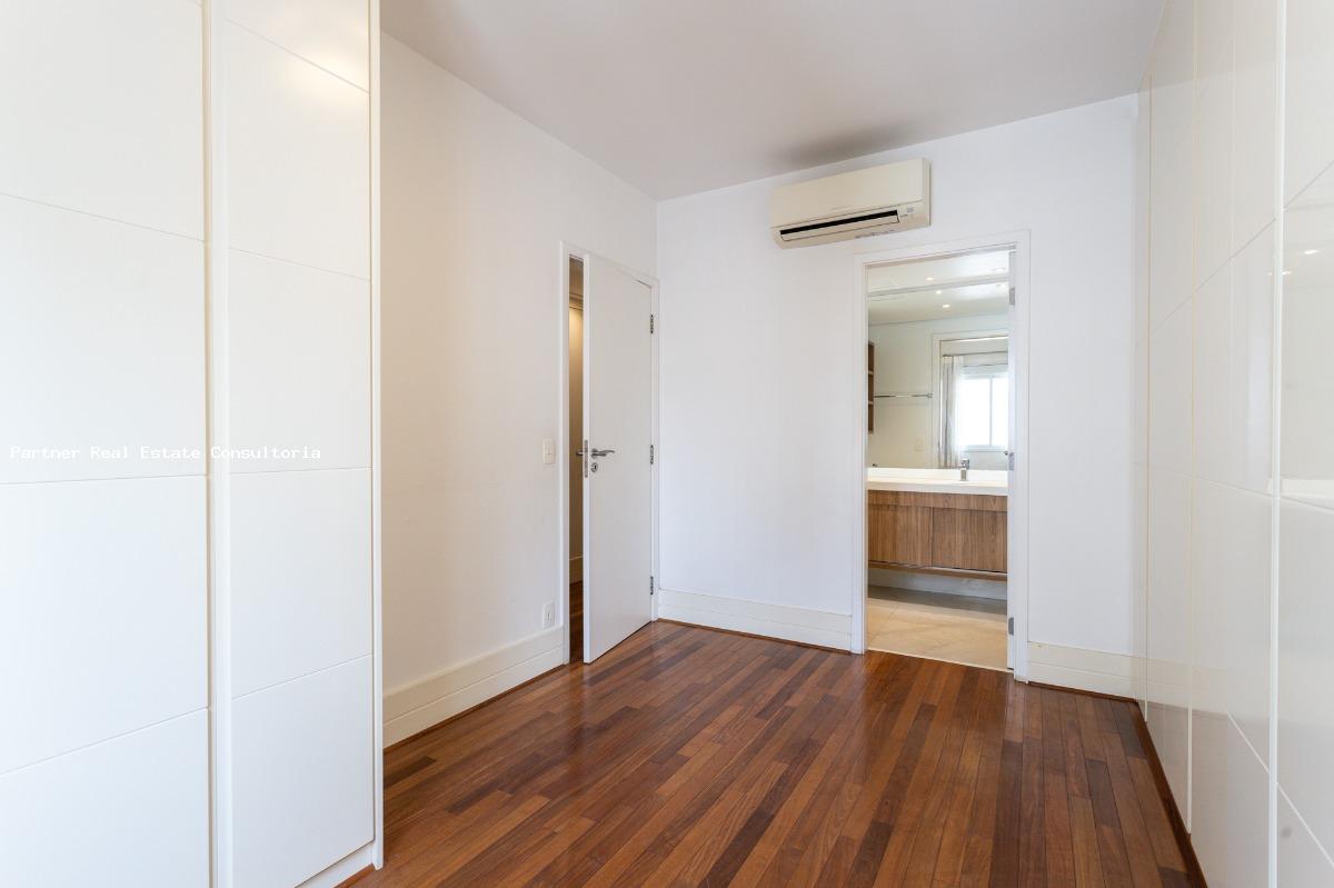 Apartamento à venda com 4 quartos, 222m² - Foto 15