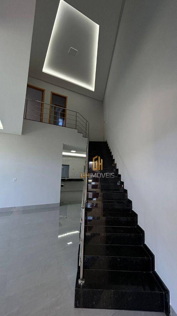 Sobrado à venda com 3 quartos, 204m² - Foto 1