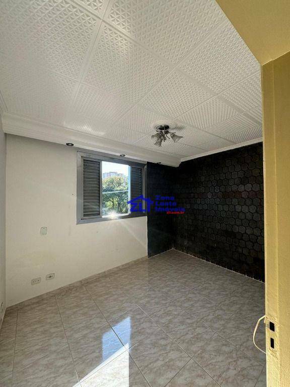 Apartamento à venda com 2 quartos, 62m² - Foto 2