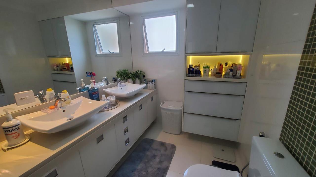 Apartamento para alugar com 3 quartos, 232m² - Foto 13