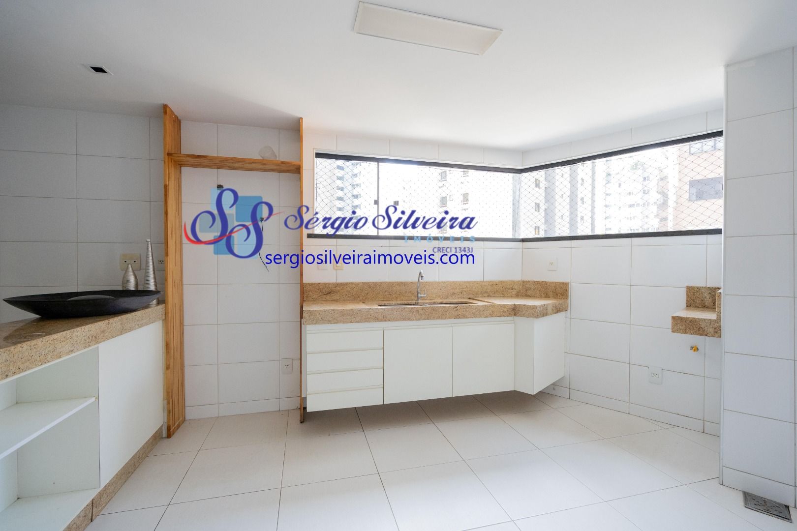 Apartamento à venda com 3 quartos, 210m² - Foto 9