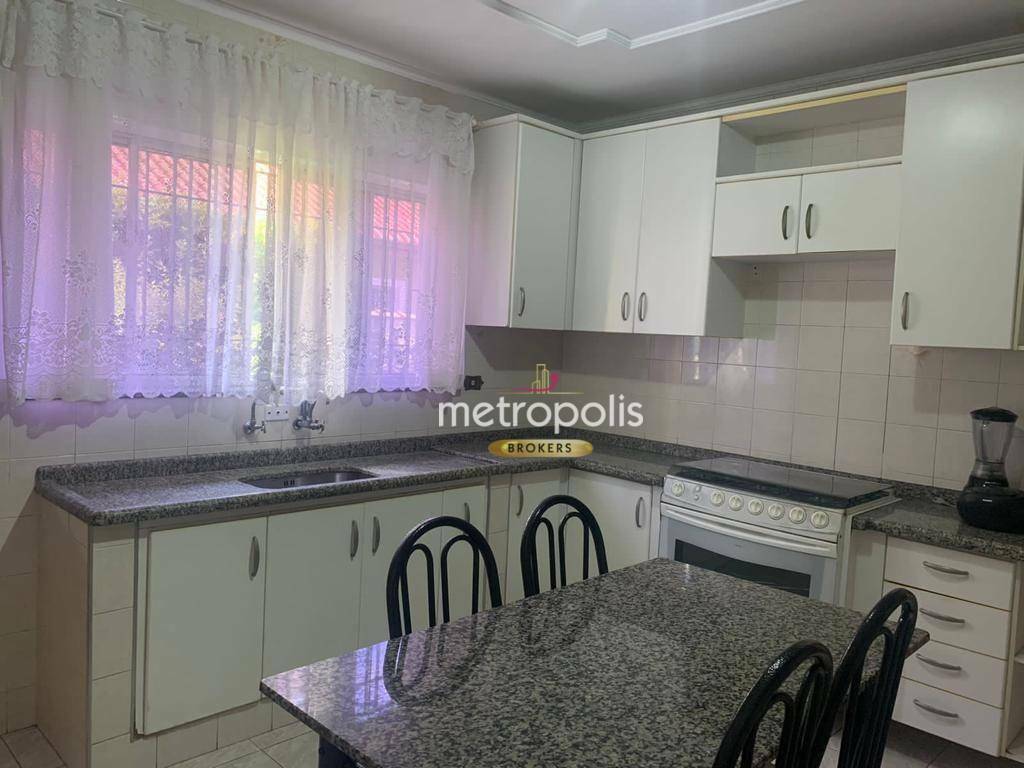 Sobrado à venda com 6 quartos, 290m² - Foto 1