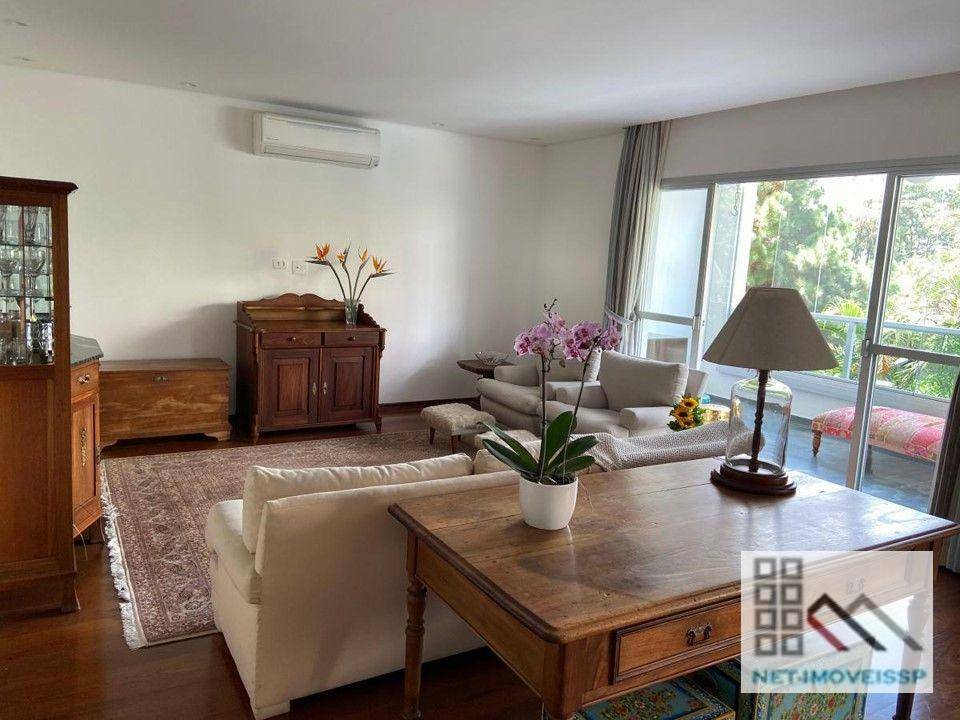 Apartamento à venda com 4 quartos, 196m² - Foto 1