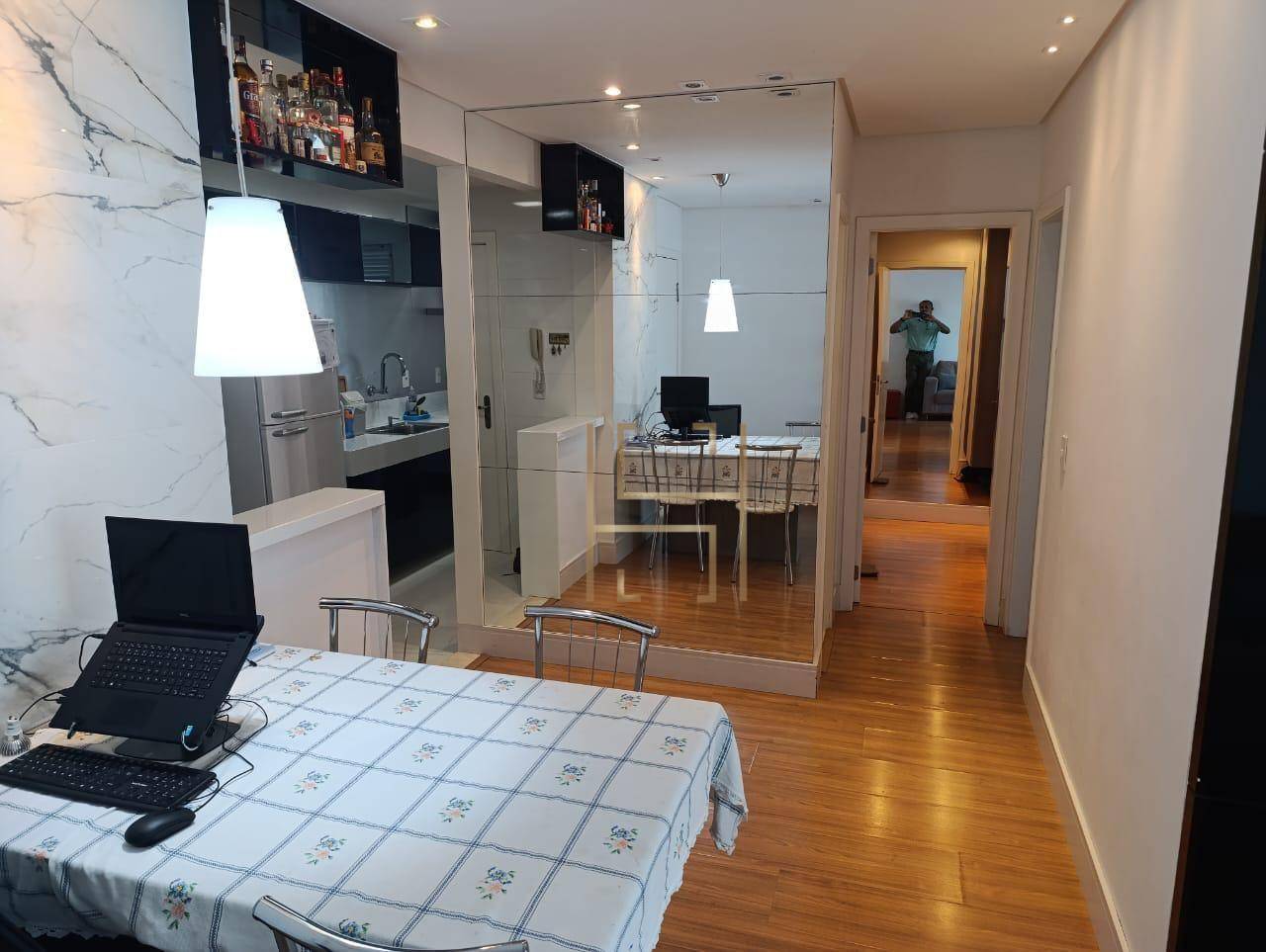 Apartamento à venda com 2 quartos, 64m² - Foto 1